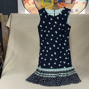 EUC Woman’s sleeveless Sandra Darren polkadot dress with zipper down the back